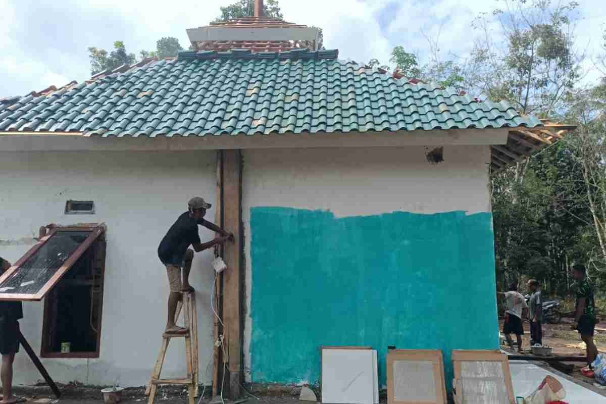 Sentuhan Warna di Musholla Pematang Sukatani Menjadi Simbol Harapan Warga