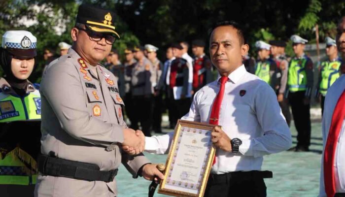 Ungkap Kasus Narkoba Berujung Penusukan, Personel Polres OKU Raih Penghargaan