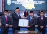 Abusama Serahkan Raperda Pertanggungjawaban APBD 2025 ke DPRD
