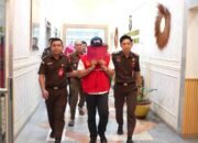 Belum Kering Air Wudhu Haji, Mantan Pemimpin Bank Sumsel Babel Martapura Langsung Disambut Rompi Tahanan