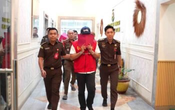 Belum Kering Air Wudhu Haji, Mantan Pemimpin Bank Sumsel Babel Martapura Langsung Disambut Rompi Tahanan