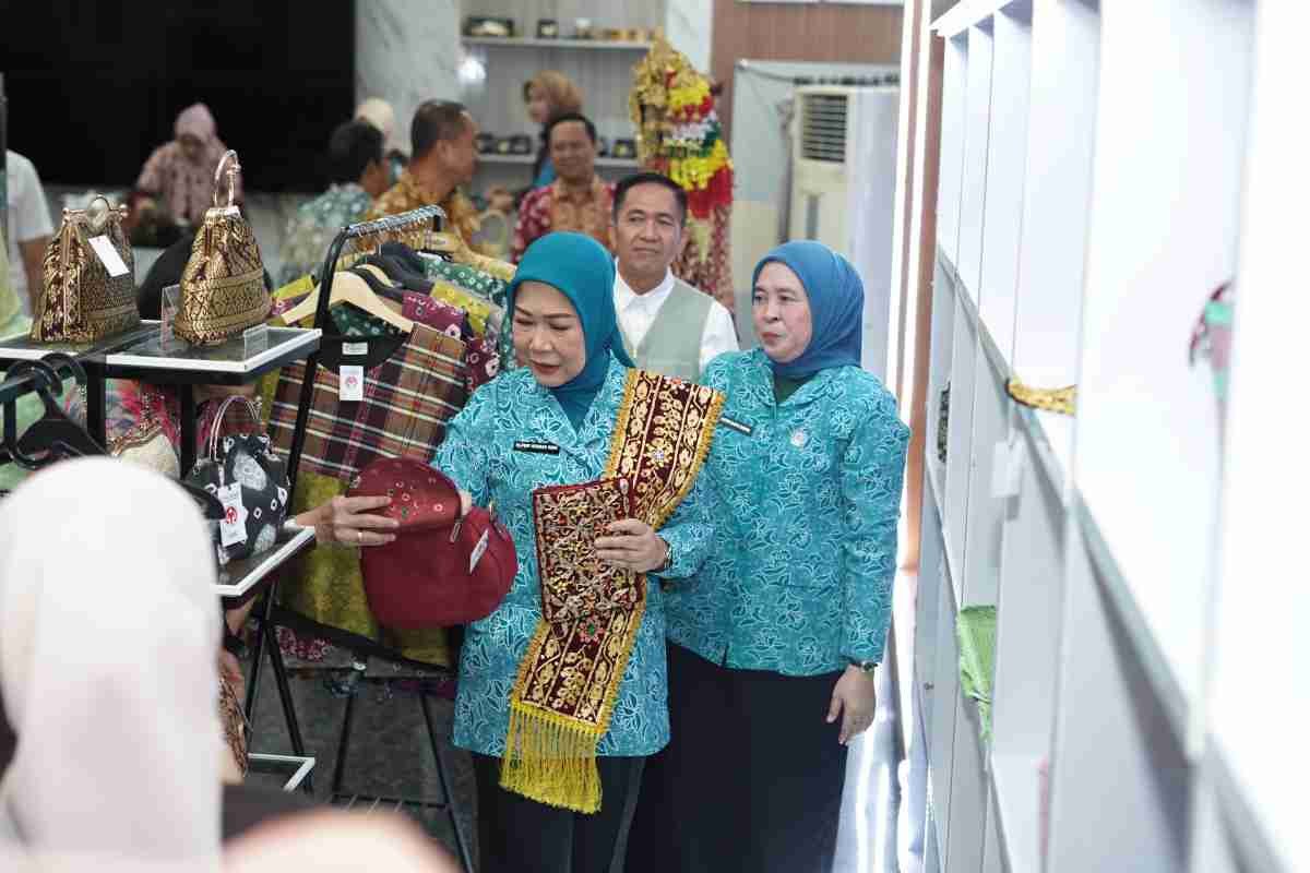 Feby Deru Dorong Pengembangan Produk Unggulan Daerah dan Pelestarian Kerajinan Lokal