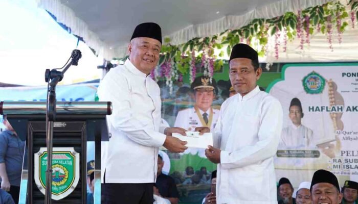 Hadiri Haflah Ponpes Subulul Falah, Cik Ujang Tegaskan Komitmen Dukung Pendidikan Pesantren