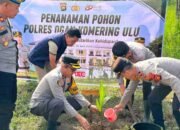 Hijaukan Lingkungan, Polres OKU Tanam Pohon Sambut Hari Bhayangkara