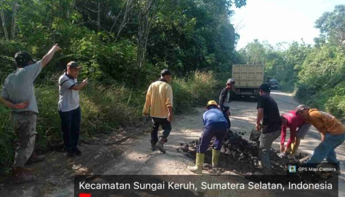 Jalan Rusak Lintas Sekayu–PALI Mulai Diperbaiki, Pemkab Muba Gandeng Swasta