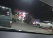 Jerat Pelangsir BBM Paksa Warga Bermalam di Jalan Lingkar Sekayu