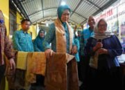 Kain Ecoprint Biji Pinang Musi Rawas Dilirik Jadi Bahan Seragam Dinas karena Unik dan Ramah Lingkungan