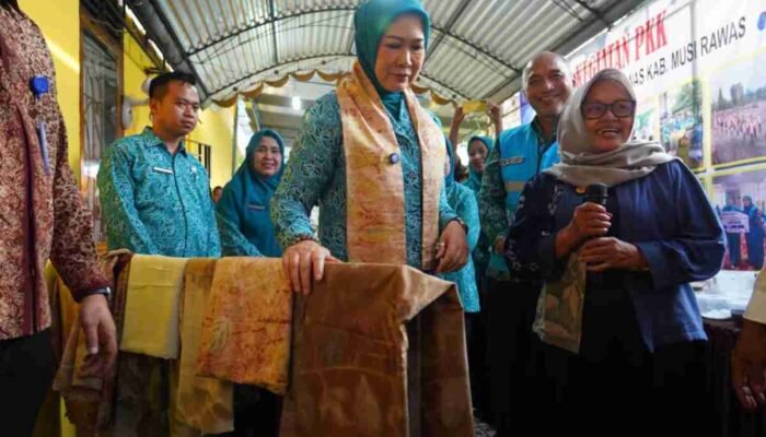 Kain Ecoprint Biji Pinang Musi Rawas Dilirik Jadi Bahan Seragam Dinas karena Unik dan Ramah Lingkungan