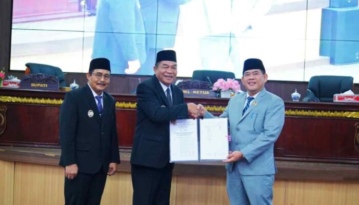 Melindungi Masyarakat