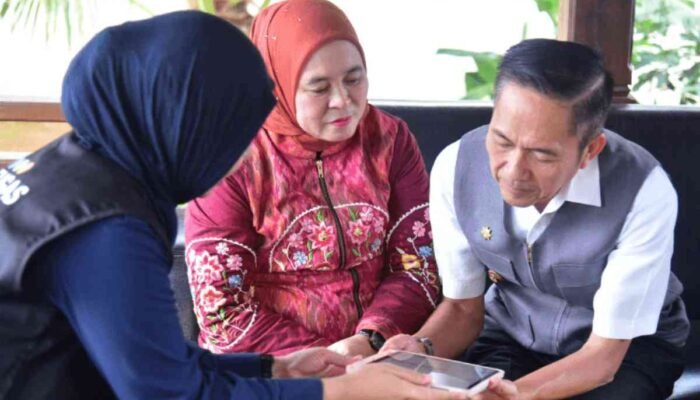 Menjadi Responden Pertama Sensus Ekonomi 2026, Wali Kota Palembang Meminta Warga Berikan Data Jujur