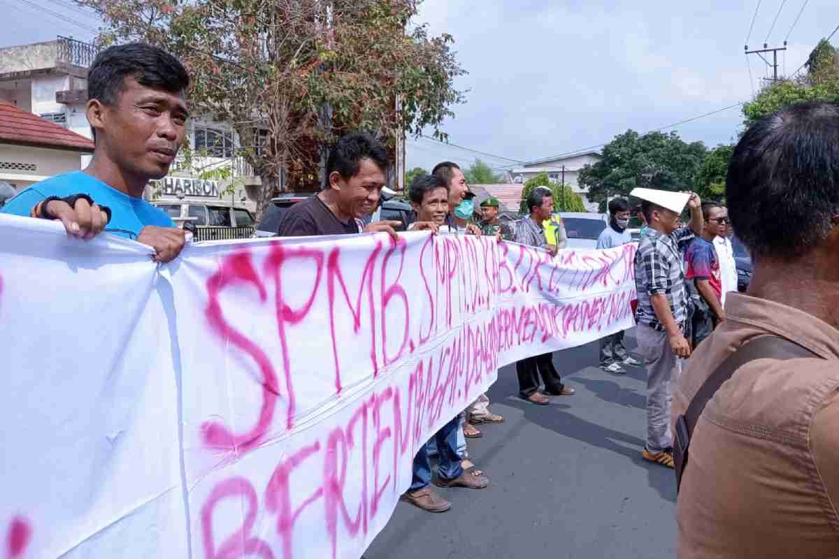 SPMB SMPN 1 OKU Diprotes, Massa Persoalkan Transparansi Jalur Seleksi dan Ancam Lapor ke Ombudsman