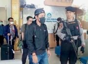 Sebelas Jam Mengunci Pintu Elakan Tersangka Korupsi Muara Enim