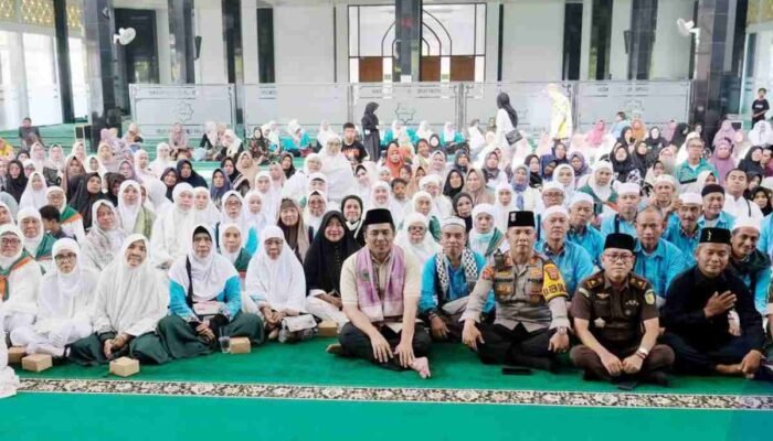Tangis Haru Warnai Kedatangan Jemaah Haji OKU Selatan di Masjid Agung Al-Muhtadin