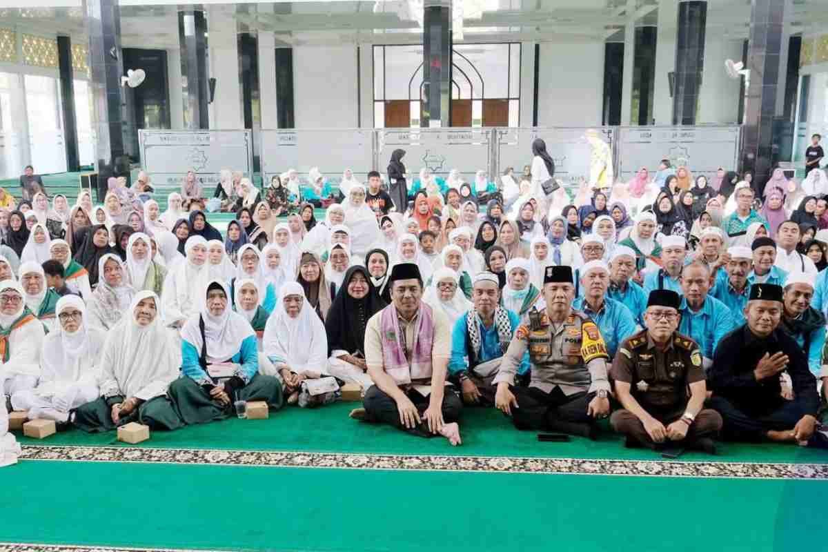Tangis Haru Warnai Kedatangan Jemaah Haji OKU Selatan di Masjid Agung Al-Muhtadin