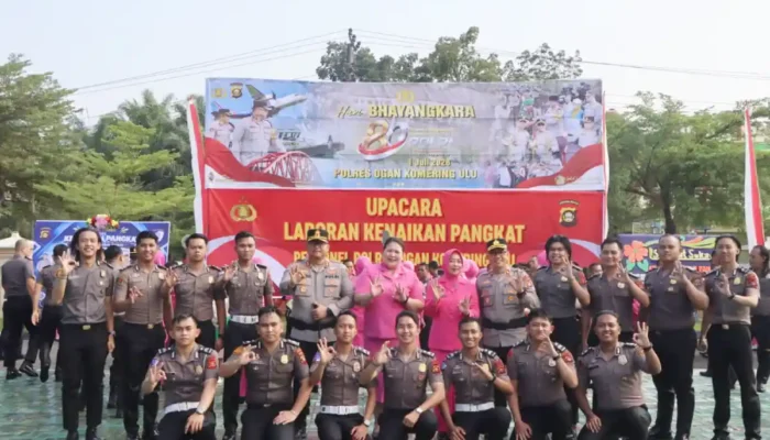 69 Personel Polres OKU Naik Pangkat, Diakhiri Tradisi Siraman Air Kembang