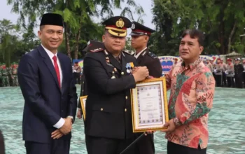 Bantu Ungkap Kasus Pembunuhan, Kepala Desa Bumi Kawa Terima Penghargaan Polres OKU