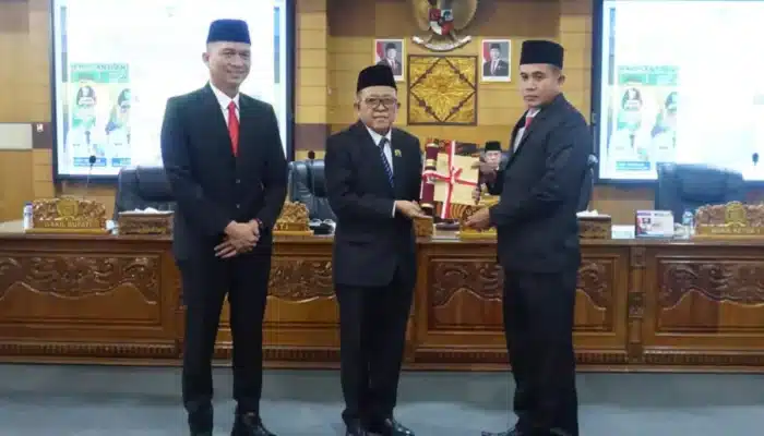 Dadang Wijaya Resmi Dilantik Melalui PAW, DPRD OKU Kembali Lengkapi Formasi