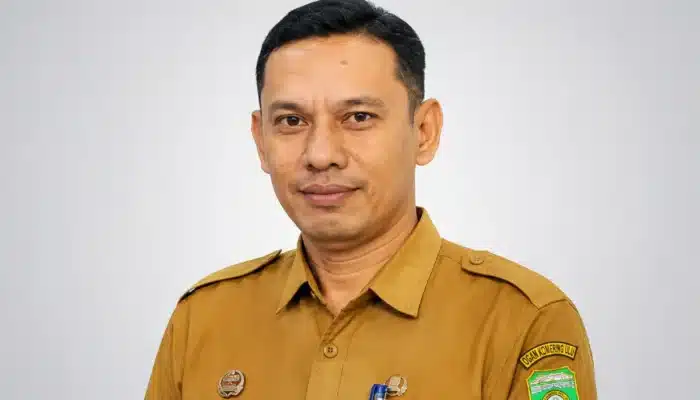 Kepala SMAN 5 OKU Ismakun Ranau Wijaya
