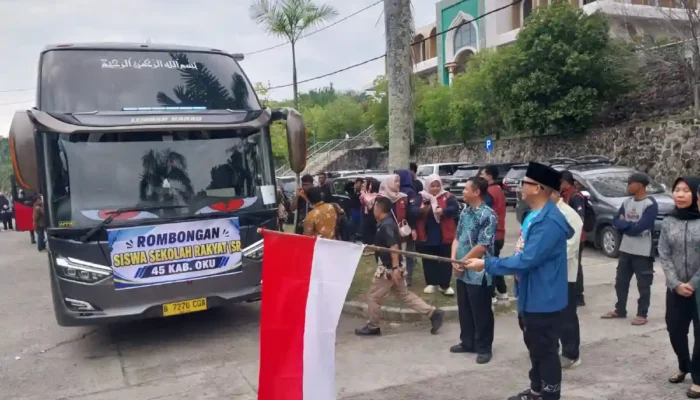 Memutus Rantai Kemiskinan Melalui Pendidikan, Bupati Teddy Meilwansyah Lepas 60 Siswa Sekolah Rakyat