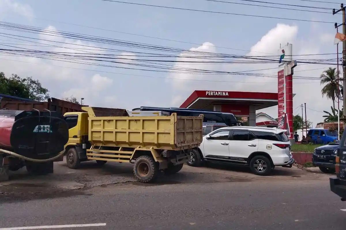 Pemprov Sumsel Perpanjang Jam Pengisian Solar, Satgas Dibentuk Cegah Mafia BBM