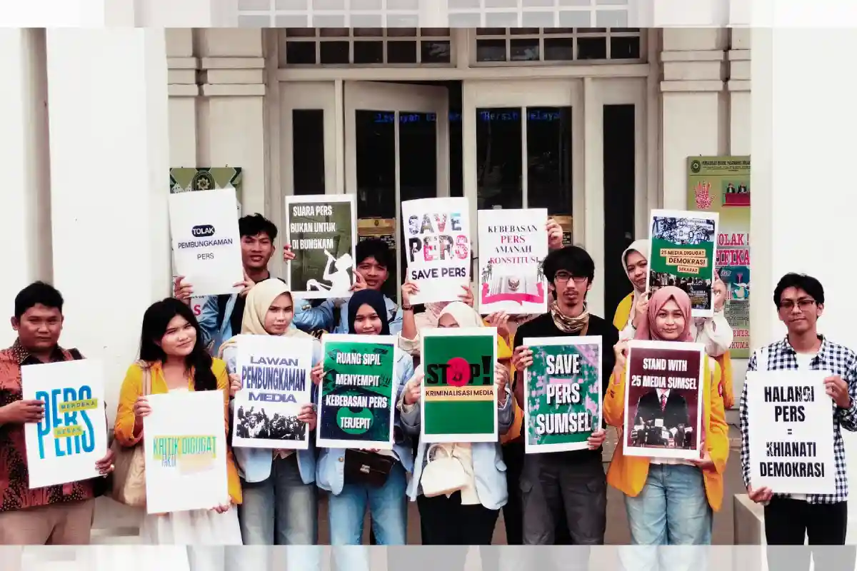 Puluhan Mahasiswa Dukung 25 Media dalam Sidang Gugatan Perdata di PN Palembang