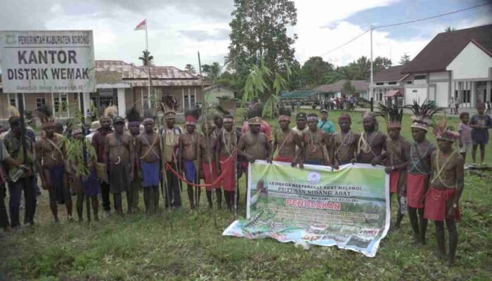 Sidang Adat Moi Tolak Proyek Cetak Sawah, HPH, dan Sawit