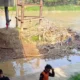 Surutnya Sungai Ogan Picu Fenomena Warga Mendulang Emas