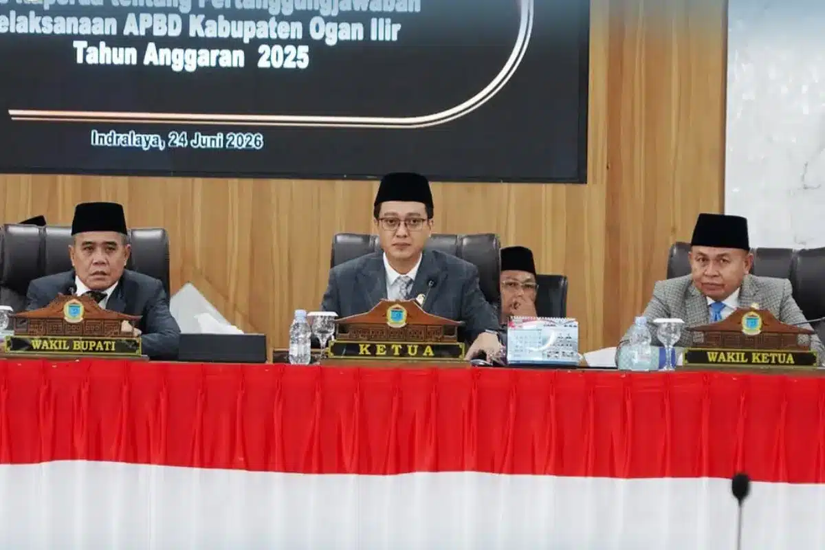 DPRD Ogan Ilir Dengarkan Penjelasan Bupati Terkait Pandangan Umum Fraksi atas APBD 2025