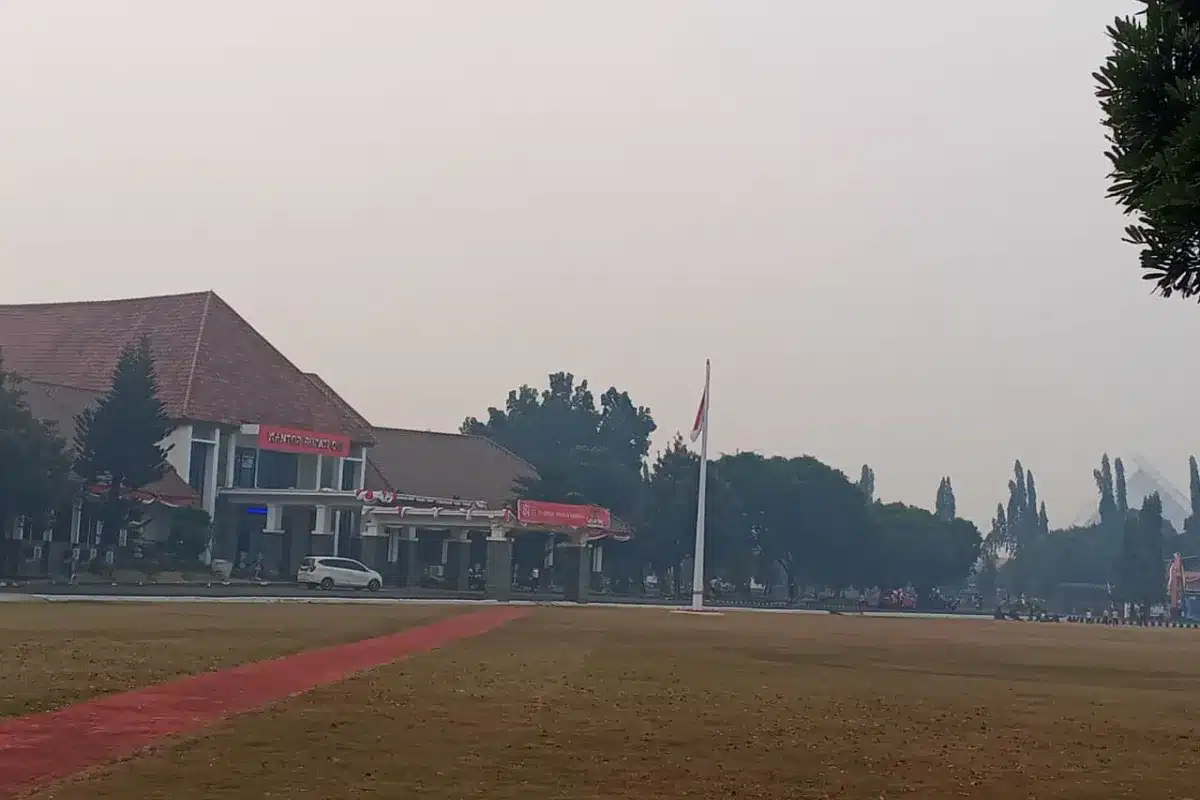 Kabut Asap Karhutla Kian Pekat, Disdik OKI Undurkan Jam Masuk Sekolah Jadi Pukul 09.00 WIB