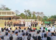 Kapolres AKBP Helmy Tamaela dan Bupati Teddy Meilwansyah memimpin ribuan warga serta santri berdo’a memohon hujan. Polres OKU turut menyalurkan bantuan beras dan bingkisan usai pelaksanaan shalat.