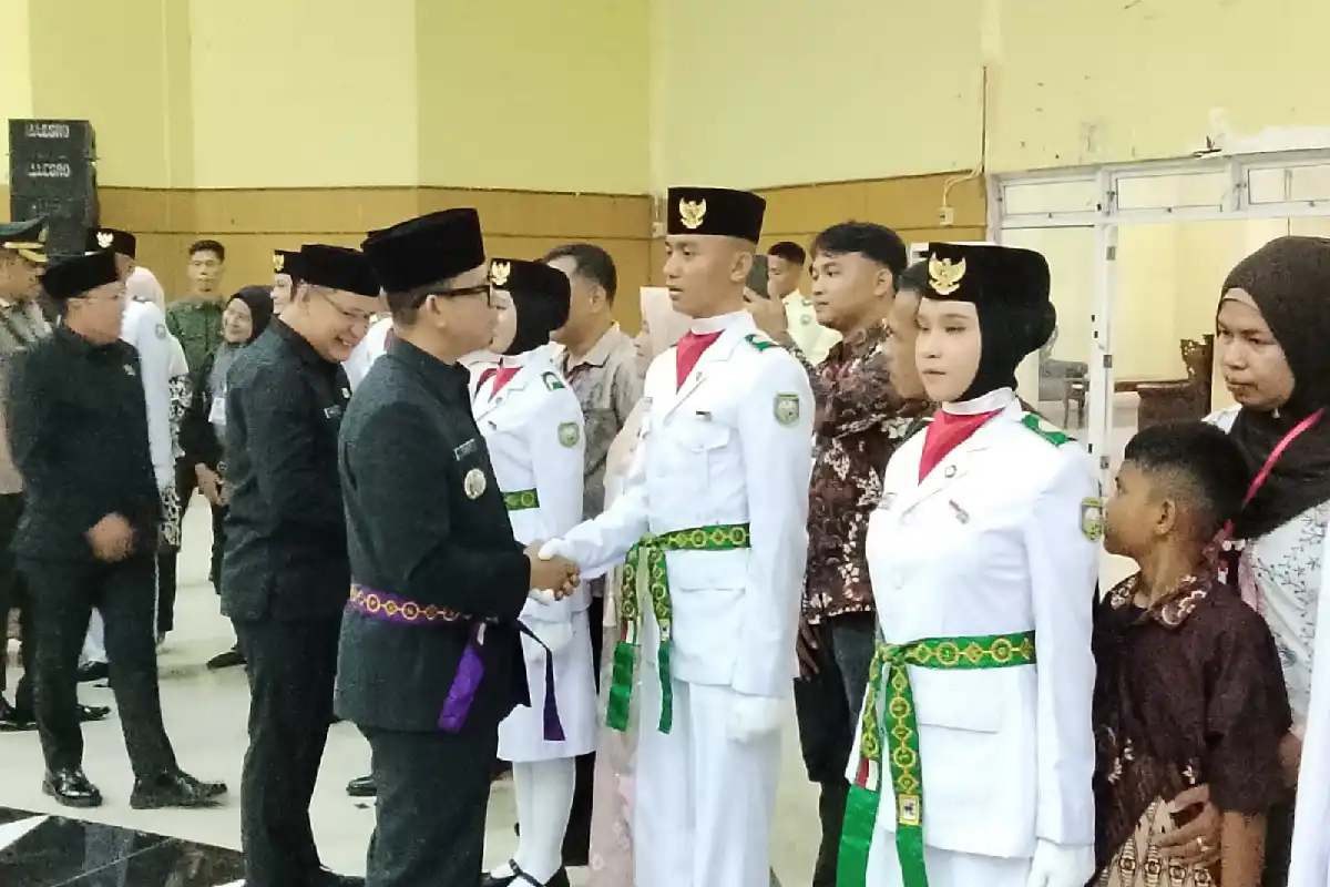 Kukuhkan 36 Paskibraka OKU Jelang HUT ke-81 RI, Bupati Teddy Meilwansyah Wujudkan Kesetaraan Generasi Muda