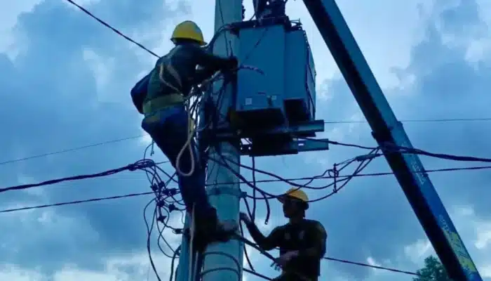 PLN memasang trafo tapping khusus berkapasitas 100 kVA di Kecamatan Air Sugihan.