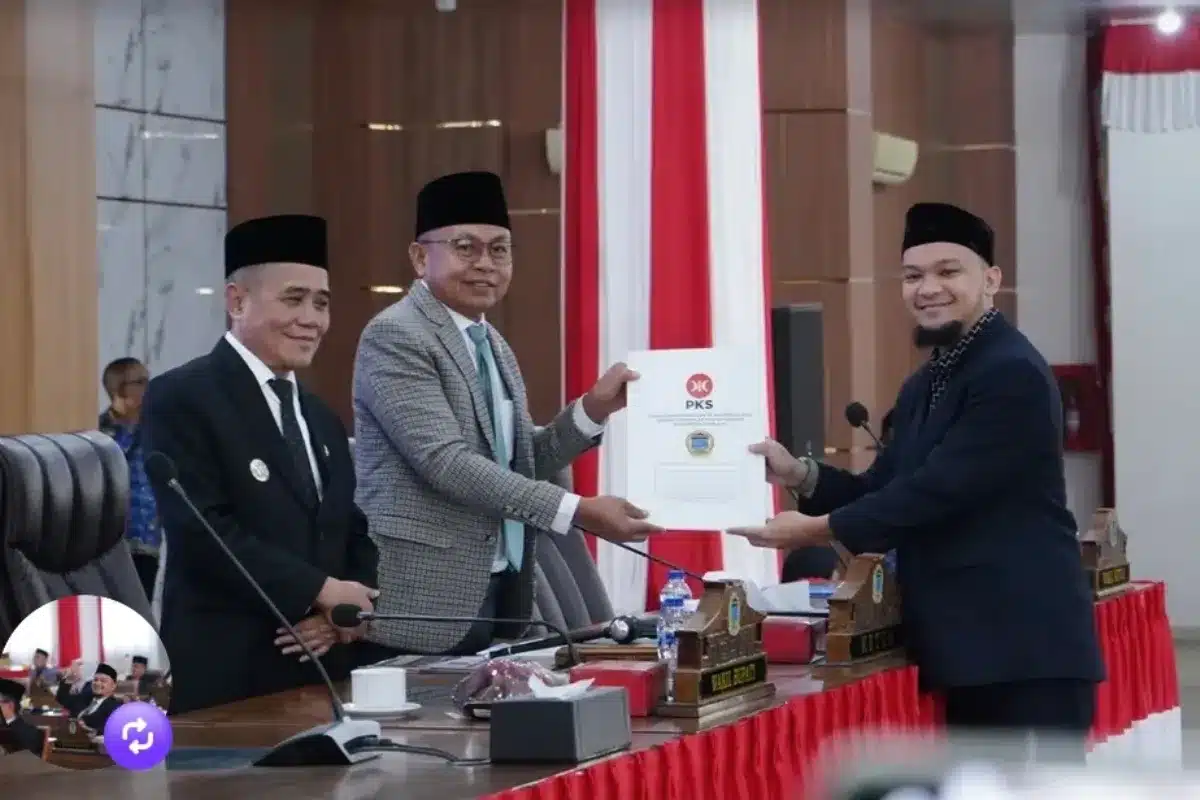 Pembahasan Raperda 2026 Wakil Ketua II DPRD Ogan Ilir Ahmad Syafei Pimpin Paripurna Pandangan Umum Fraksi