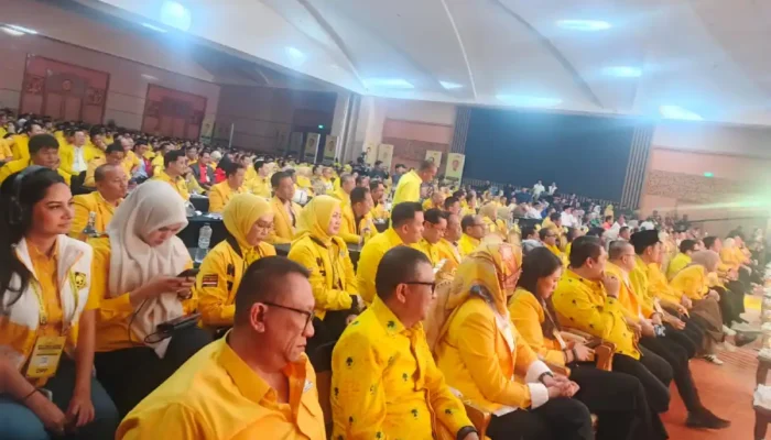 Perhelatan di Ballroom Hotel Aryaduta Palembang tersebut dihadiri jajaran pimpinan pusat dan daerah.