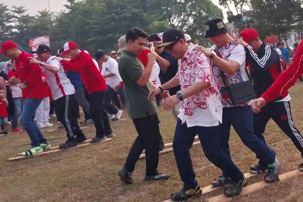 Semarakkan HUT ke-81 RI di OKU, Bupati Teddy Meilwansyah Perkuat Solidaritas ASN Lewat Perlombaan Rakyat dan Aksi Kemanusiaan