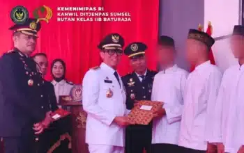 Serahkan SK Remisi HUT ke-81 RI di Rutan Baturaja, Bupati Teddy Meilwansyah Dorong Warga Binaan Kembali Berkarya