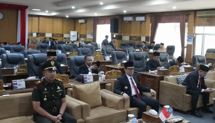 Sinergikan Pembangunan Daerah dengan Pusat, Bupati Teddy Meilwansyah dan Forkopimda OKU Simak Pidato Kenegaraan Presiden Prabowo