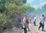 Tim Gabungan Polsek Lengkiti Padamkan Titik Api dan Sisir Lintas Baturaja Muara Dua