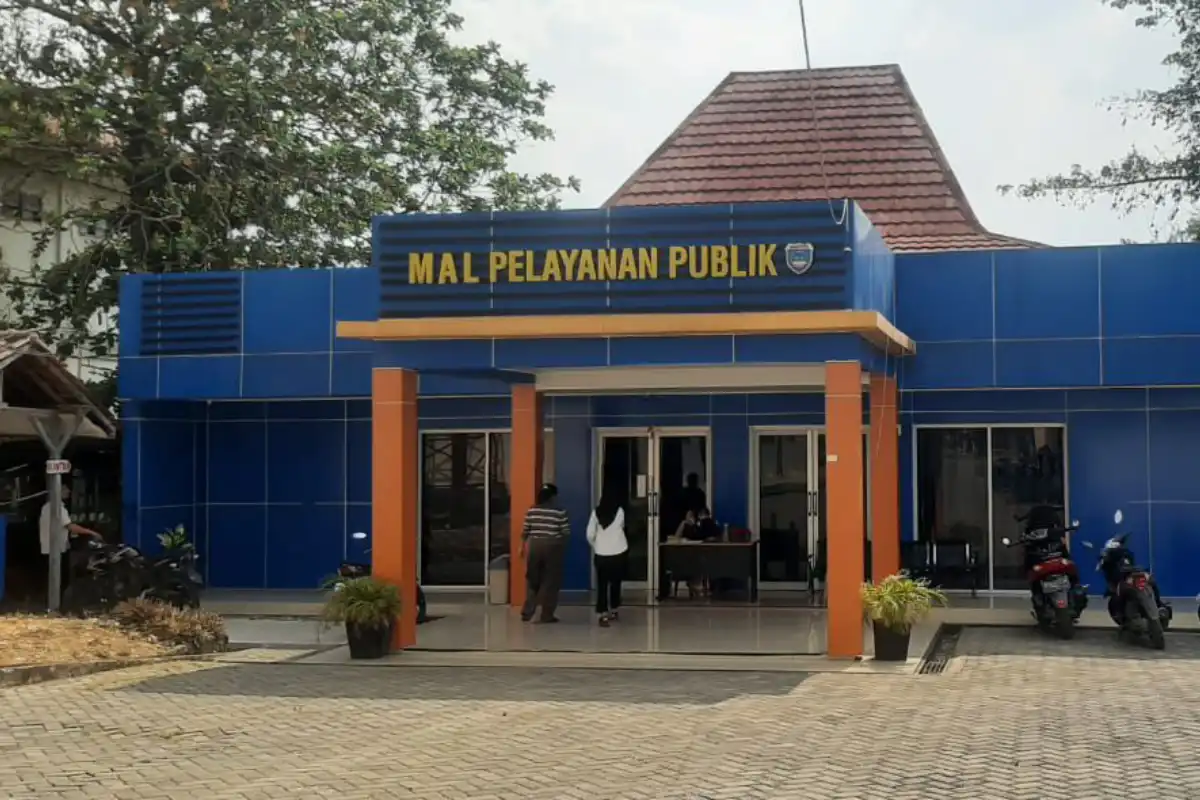 Berdalih Cip Habis Warga Belitang Dimintai Rp100 Ribu Cetak KTP