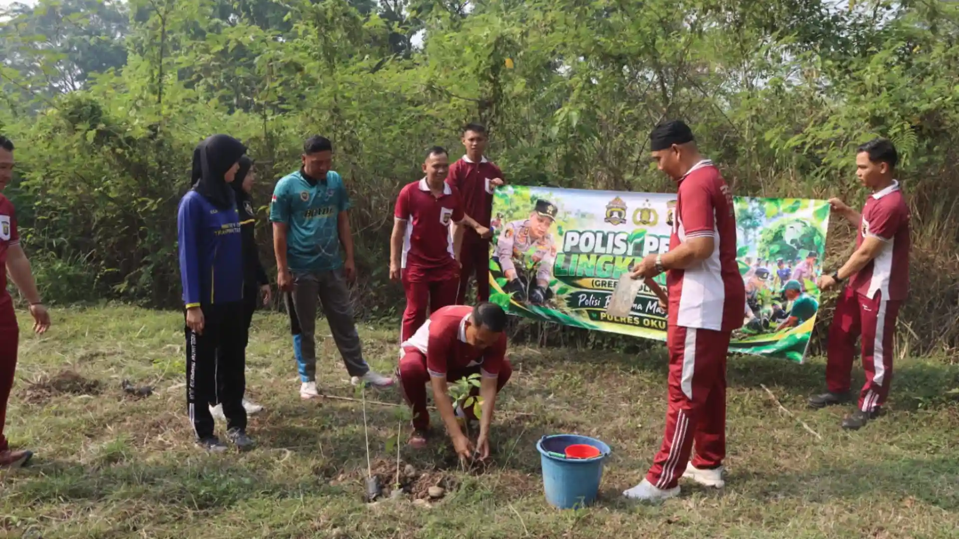 Green Policing Polres OKU, Bersihkan Terminal Batu Kuning