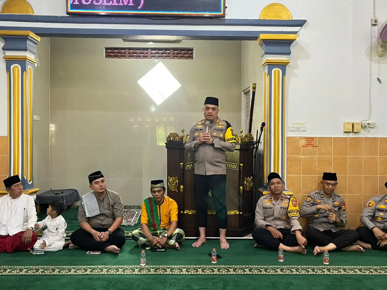 Kapolres OKU Sambangi Jamaah Masjid Assholihin Lewat Safari Jumat